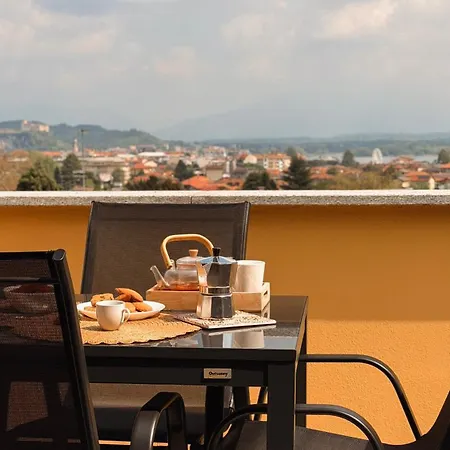 La Fronda - Attic With Terrace And View * أرونا